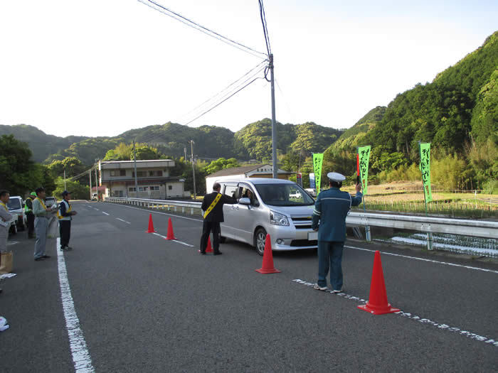 春の交通安全運動街頭啓発の様子