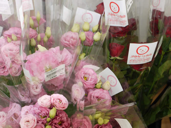 フレッシュマートで販売している花の写真