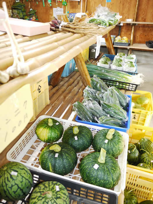 ふる里産品所で販売している野菜の写真