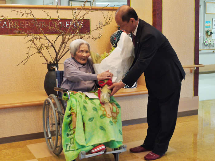 100歳の誕生日の様子