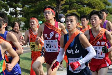 市町村対抗ジュニア駅伝競走大会の様子