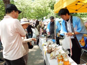 靱公園 バラ祭　くらしとみどりフェスタ2016に、印南町が参加しました