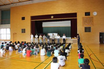 切目小学校「体験学習会」を見学