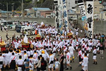 山口八幡神社祭り競合い