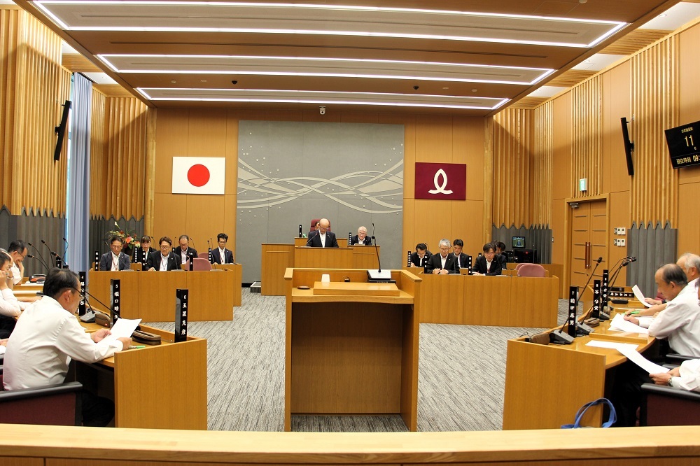 議会開会1